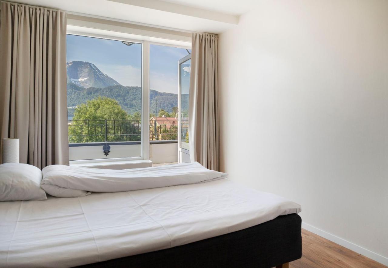 Aursnes Hotell Sykkylven Extérieur photo