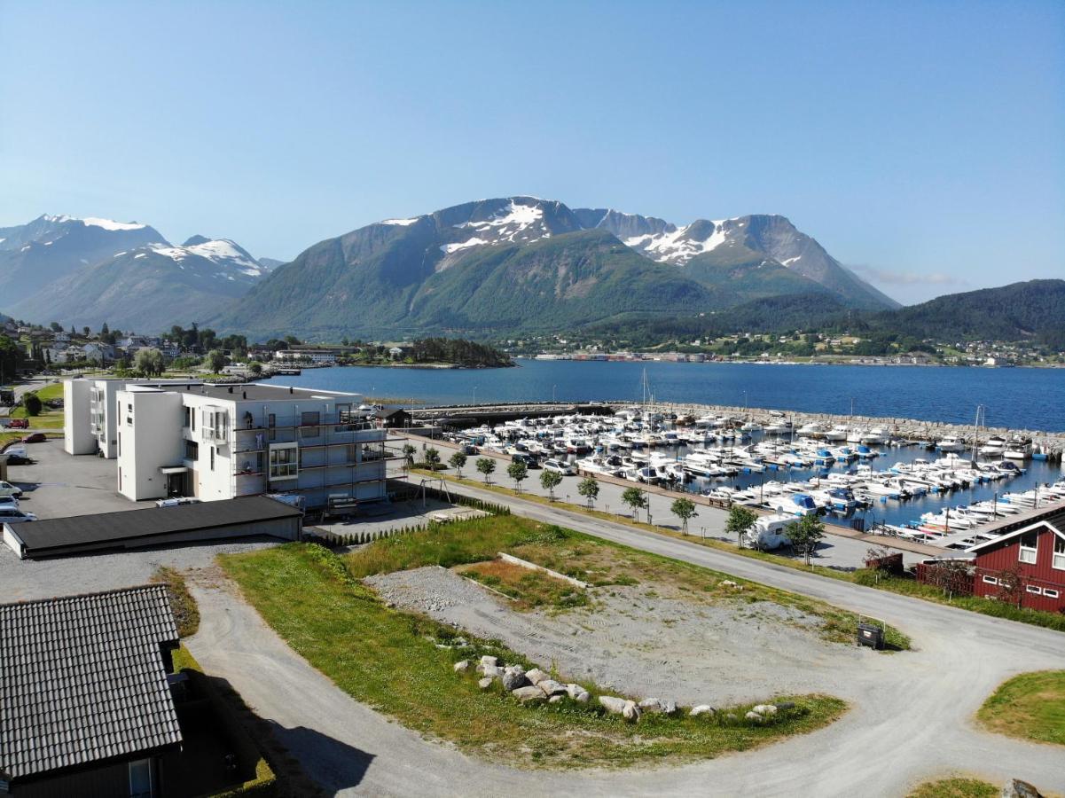Aursnes Hotell Sykkylven Extérieur photo