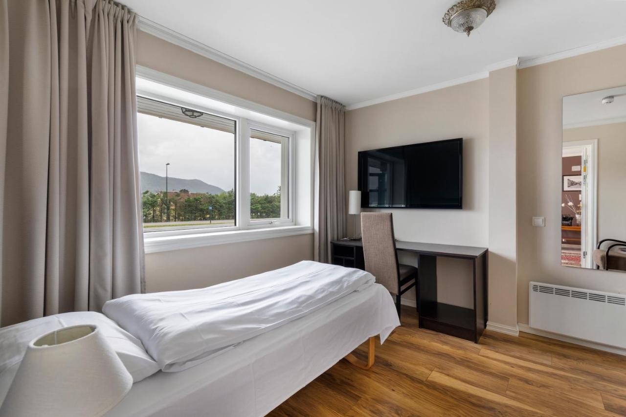 Aursnes Hotell Sykkylven Extérieur photo