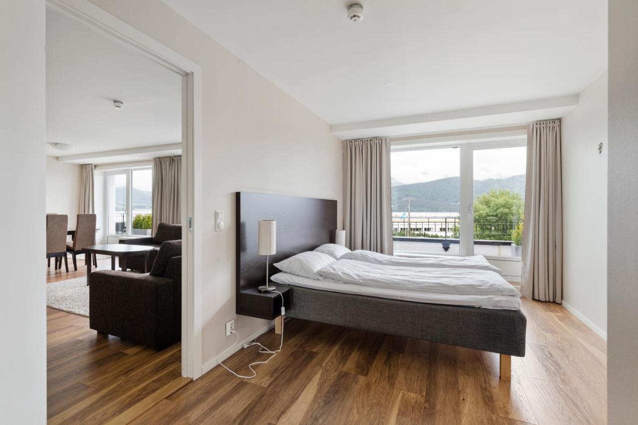 Aursnes Hotell Sykkylven Extérieur photo